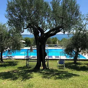 https://villa-molino.it-lombardy.com